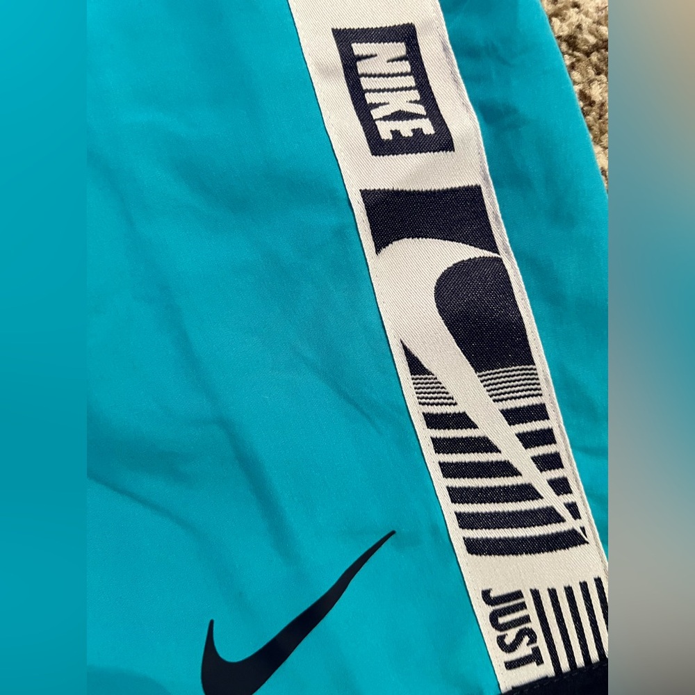 NWT/ Nike Men's Aqua and Navy Swim Board Shorts - Picture 4 of 4